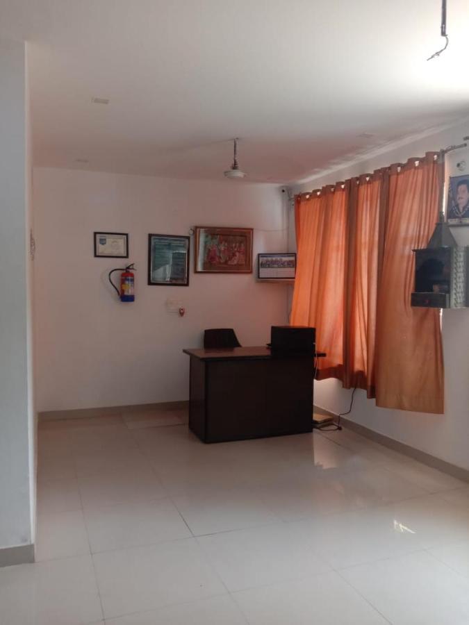 Supreme Guest House By Wb Inn Agra  Dış mekan fotoğraf
