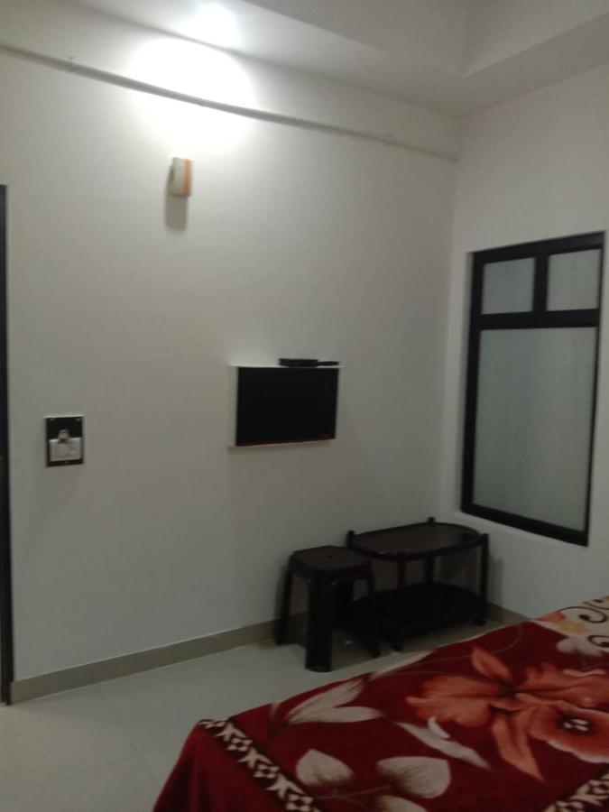 Supreme Guest House By Wb Inn Agra  Dış mekan fotoğraf