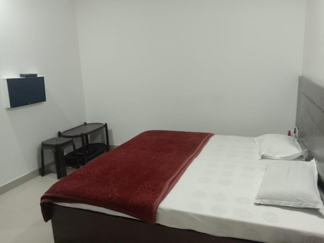 Supreme Guest House By Wb Inn Agra  Dış mekan fotoğraf
