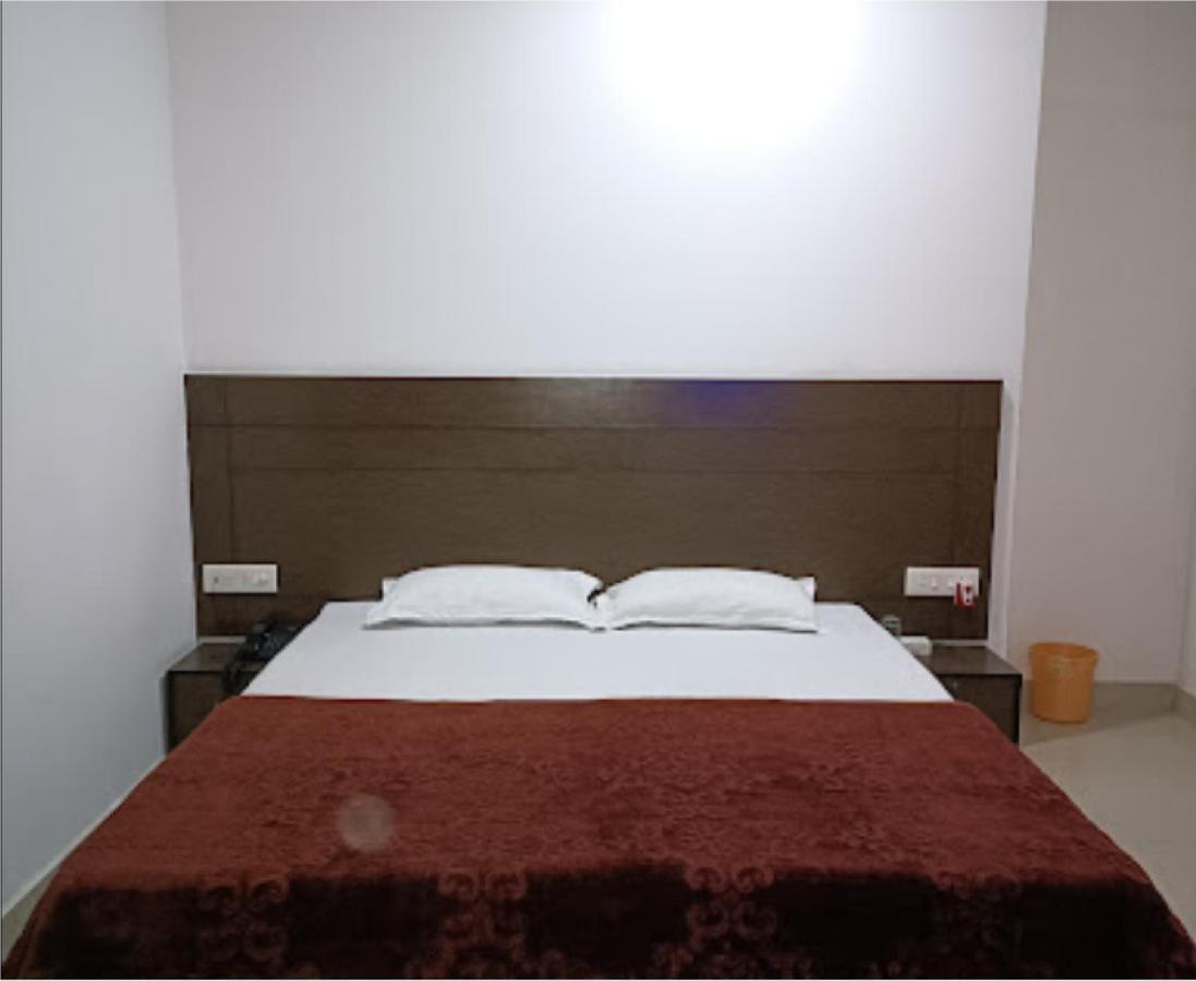 Supreme Guest House By Wb Inn Agra  Dış mekan fotoğraf
