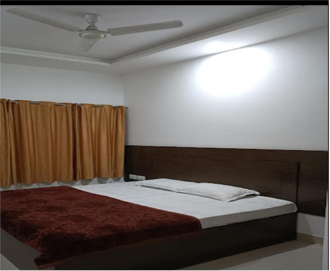 Supreme Guest House By Wb Inn Agra  Dış mekan fotoğraf