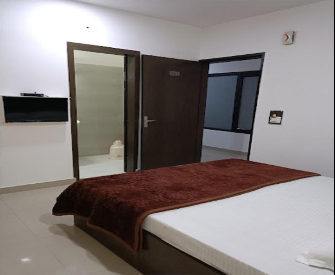 Supreme Guest House By Wb Inn Agra  Dış mekan fotoğraf