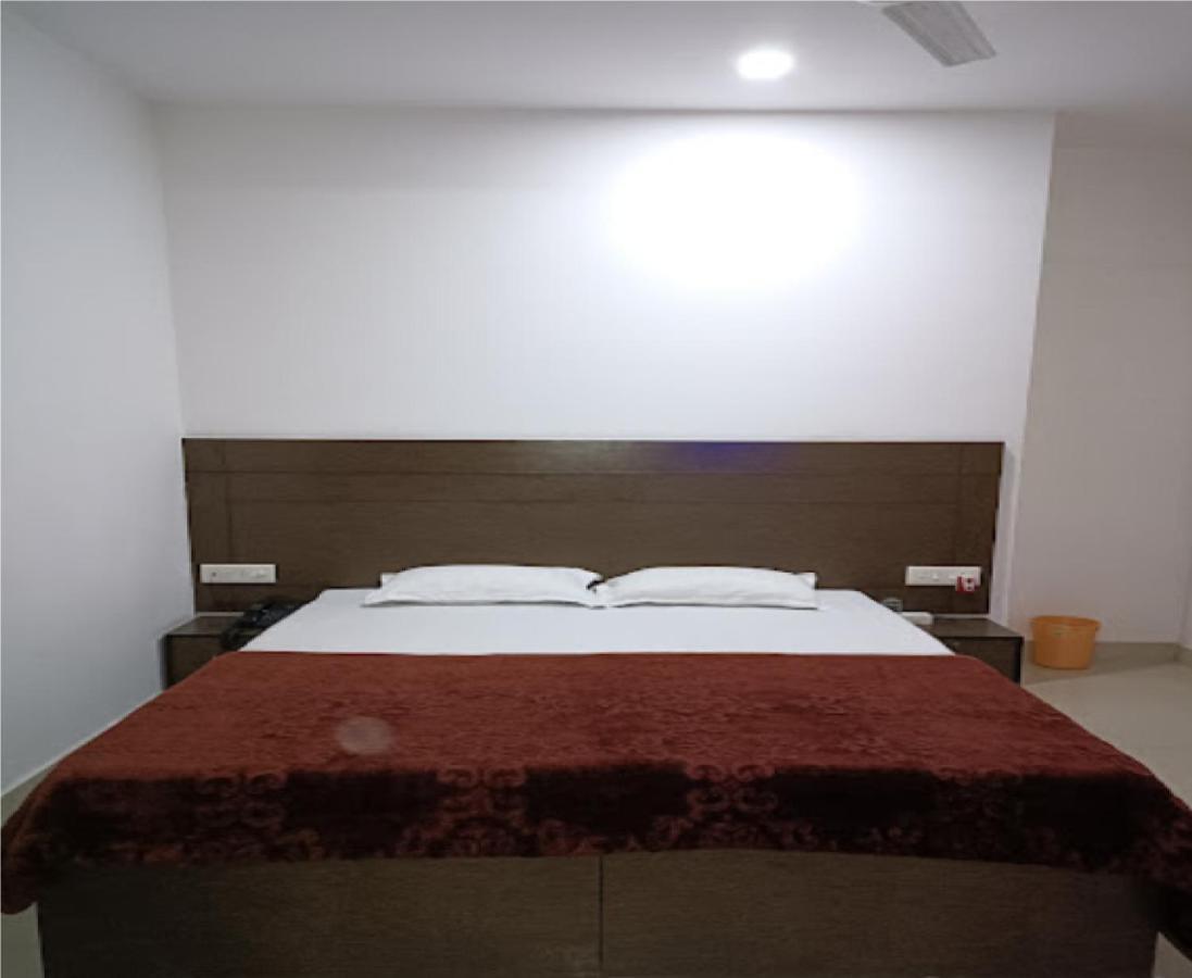 Supreme Guest House By Wb Inn Agra  Dış mekan fotoğraf